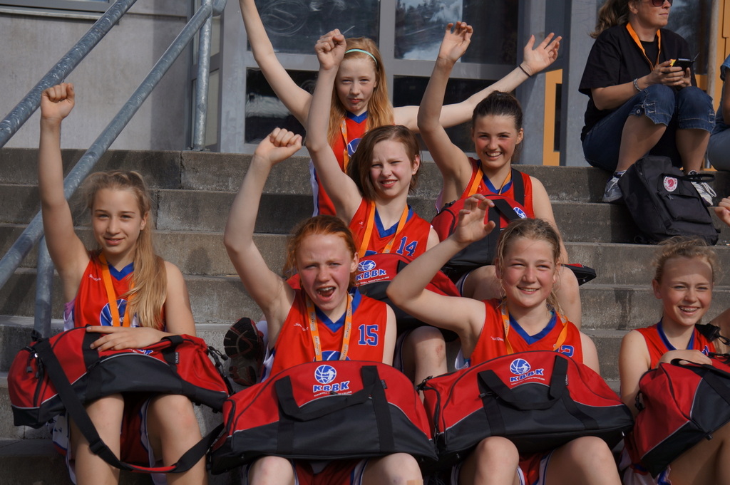 En glad gjeng etter seieren mot Viby